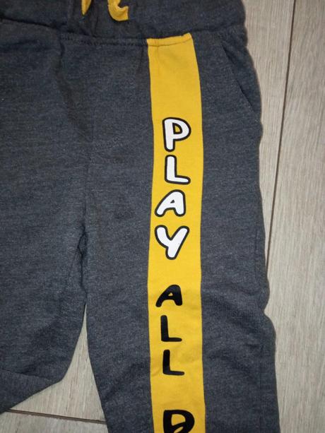 Chlapčenské sivé tepláky s nápisom (92), 92