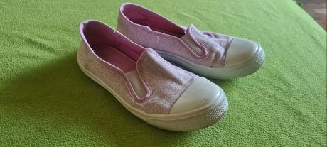 Trblietavé plátenky, 36