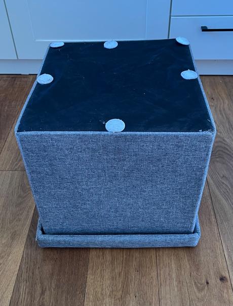 Sivá skladacia taburetka, 