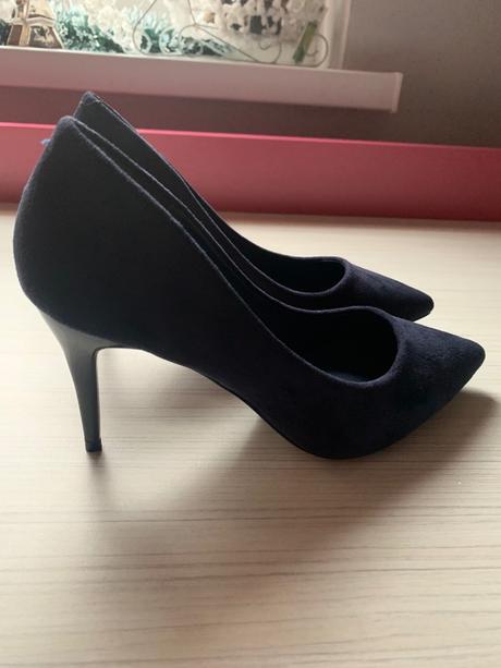 Modre semisove lodicky, 38