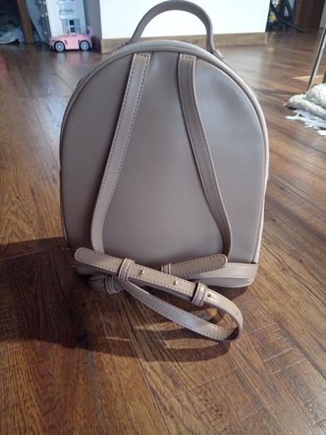 Kabelka, ruksak, tous