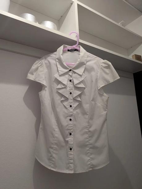 Bluzka s volanom, atmosphere,m