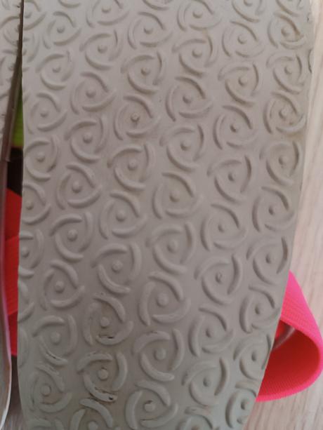 Dievčenské topánky - šľapky, 25