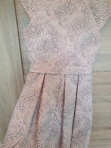 Slávnostné šaty, 36