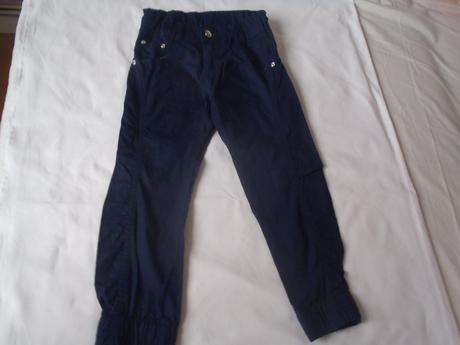 Tmavomodré letné nohavice, 104