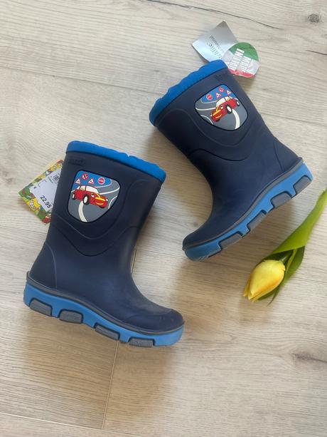 Gumáky s autom, 24 / 25