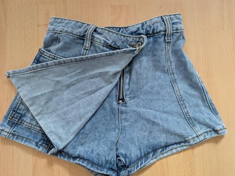 Kraťasy so sukňou, s