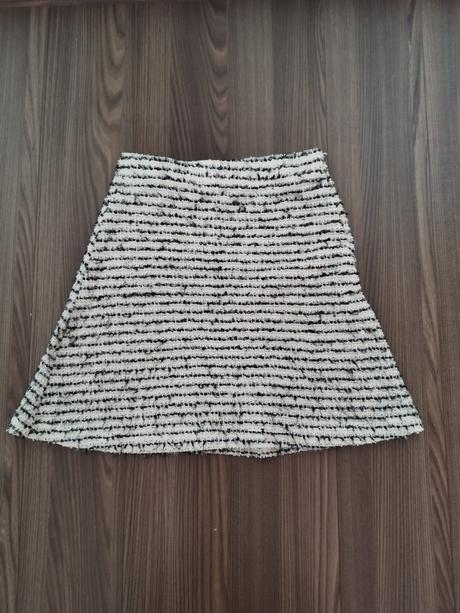 Dámska sukňa, 36