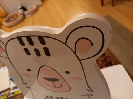 Stôl s 2 stoličkami ako nové, 