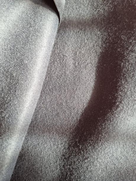 Koženkové elastické šaty, 36