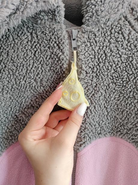 Overál na spanie myška, l