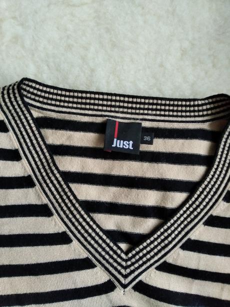 Pulóver s vé-výstrihom, 36