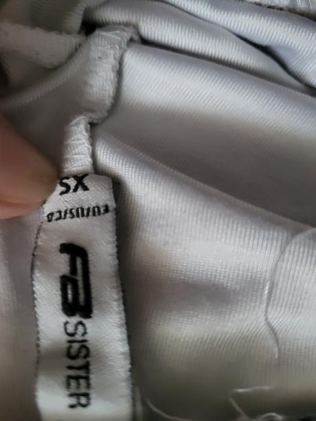 Leginy, xs