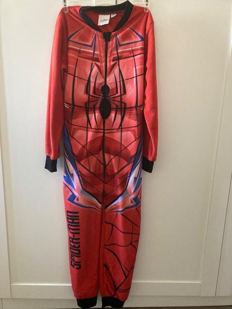 Overal spiderman, 128