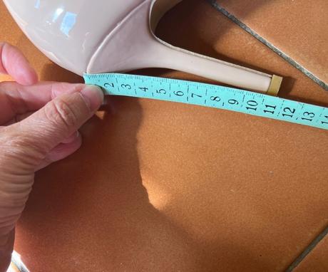 Lodičky krémové, 37