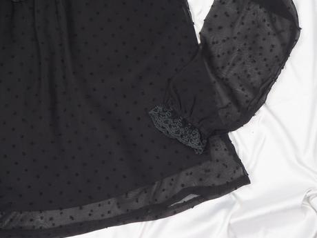 Kvalitná čierna blúzka danity, s