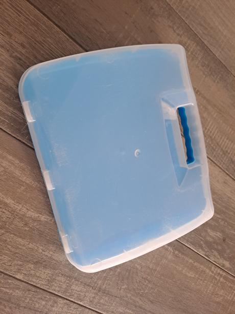 Plastový kufrík na hráčky grátis, 