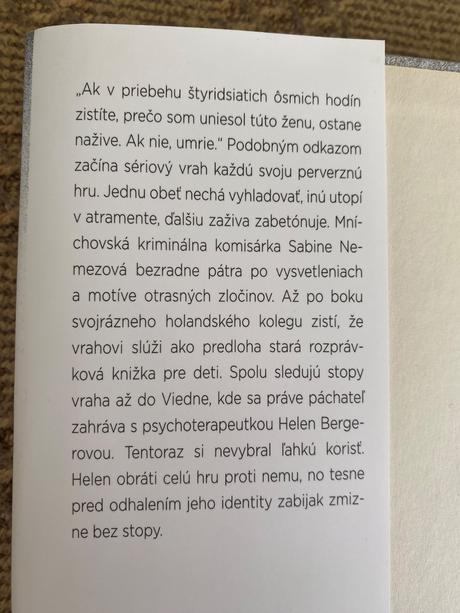 Čas smrti stará detská kniha a niekoľko ohavných v,