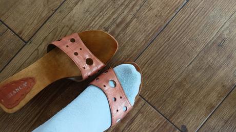 Šľapky dreváky, 39