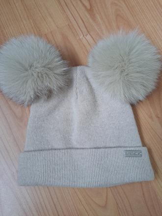 Čiapka s brmbolcami, 110