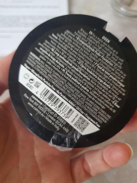 Pudre na tvar za 1 eur essence a 3.5 eur catrice,