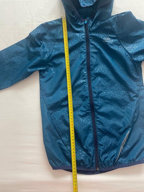 Vetruodolná bunda, decathlon,128