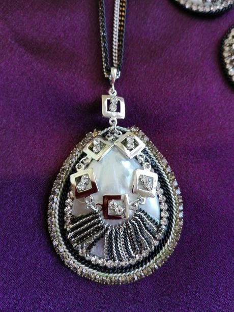 Krásny set z pravej perlete,