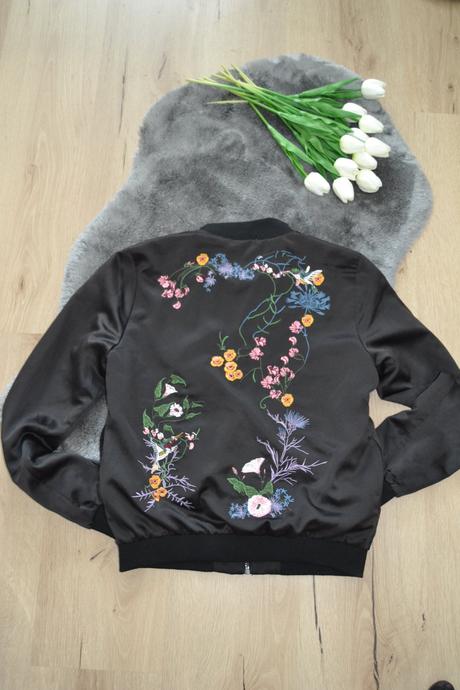 Dámska čierna bomber bunda only s kvetinovou výšiv, only,s