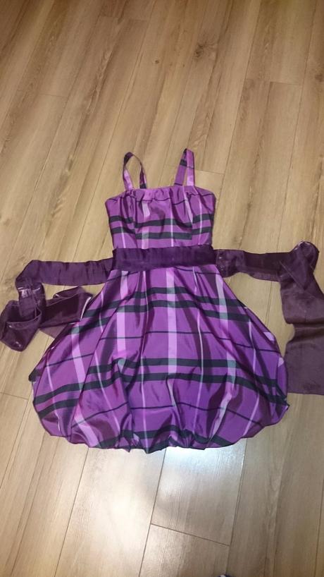 Spoločenské fialové šaty, 36