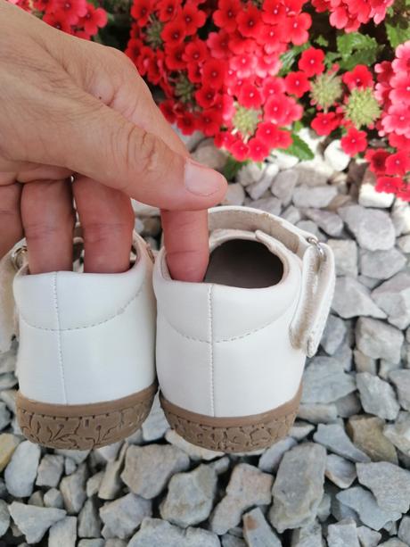 Biele sandálky, bubble gummers,21