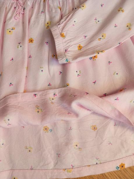 Dievčenské šaty, 92