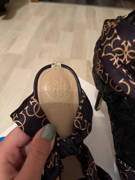 Nové guess sandalky na vysokom opatku s viazanim, guess,35
