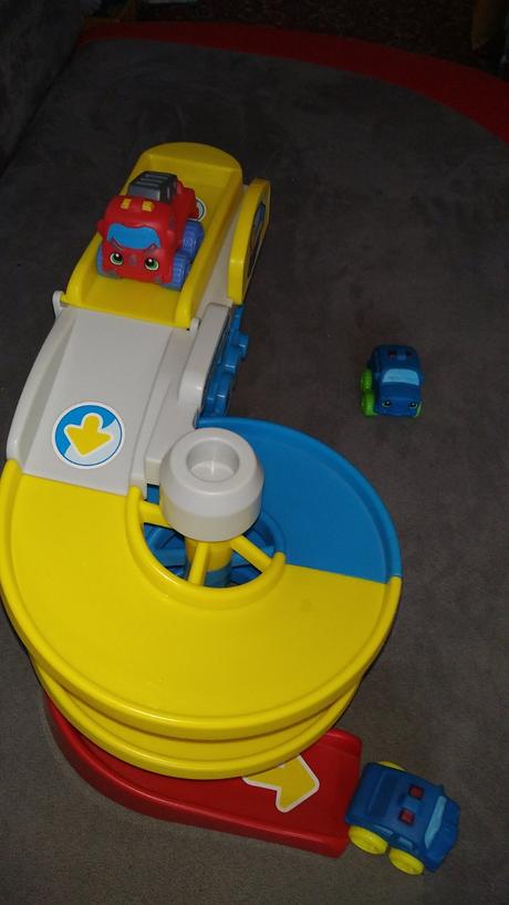 Policajná stanica + 1x hasiči, 