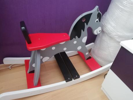 Drevený hojdací koník, 