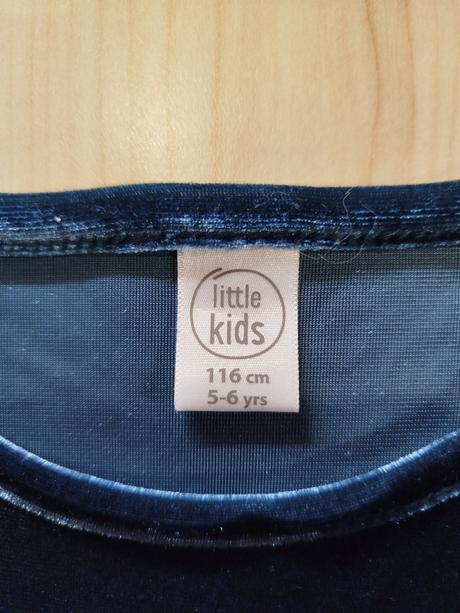 Zamatové šaty s tylovou sukničkou, 116