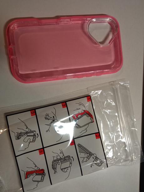 Predám zadný kryt na iphone 16, apple