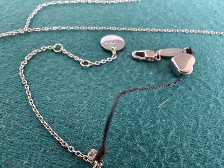 Nahrdelník a náramok vuch,