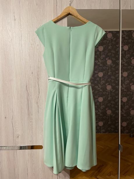 Spoločenské šaty, 38