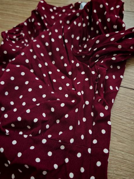 Nádherné burgundy bodkované šaty, mango,s
