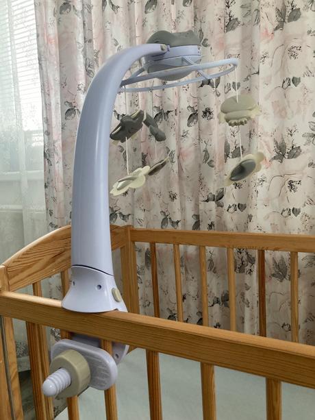 Hrací kolotoč na postielku, 