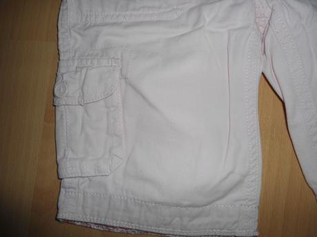 Bledoruzove letne kratasky, 122