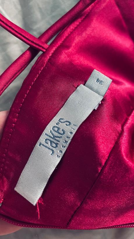 Spoločenské šaty, 34