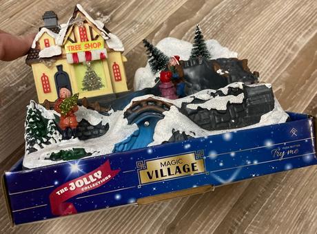 Krásna svietiaca zimná vianočná dekorácia, 