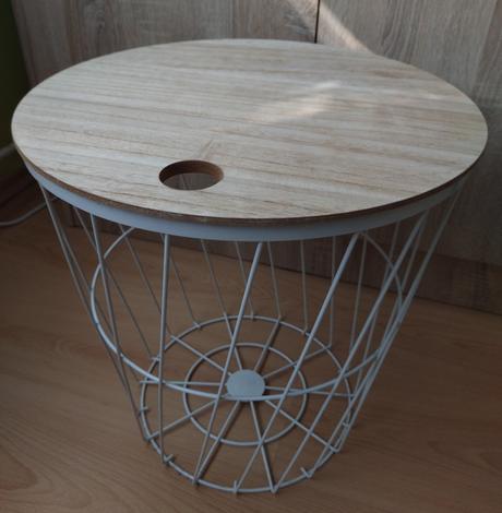 Príručný úložný stolík, 