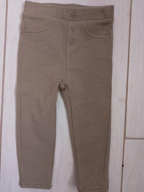 Teplé legíny, reserved,86