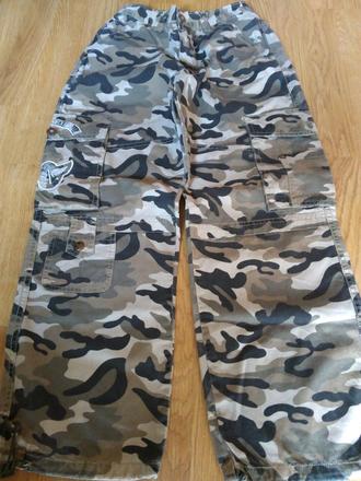 Maskáčové nohavice, 152