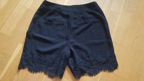 Kraťasy s čipkou č.38, 38