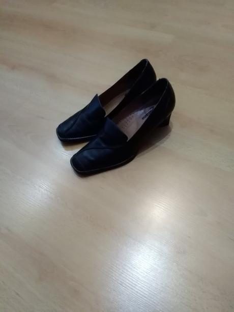 Čierne kožené topánky 35/36, baťa,35