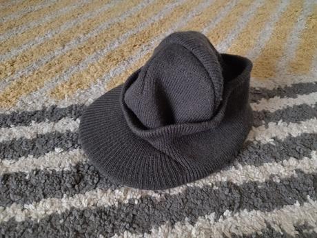 Čiapka so šiltom, 98