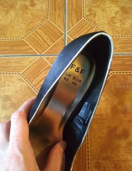 Lodicky s otvorenou spickou, f&f,40